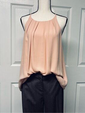 NWOT Vince Camuto Flowy Halter look neckline blouse. Fully lined; Blush. Size S